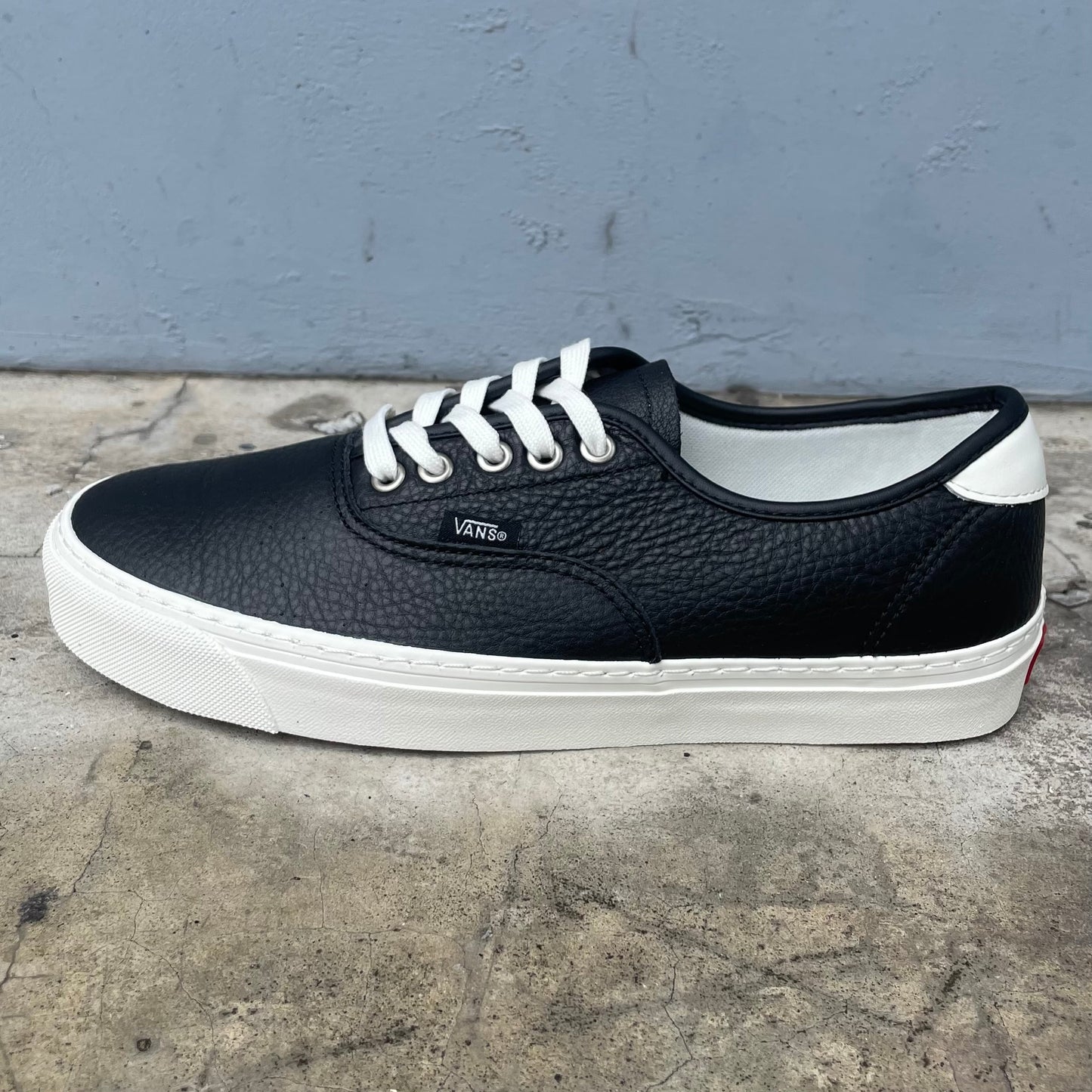 VANS / ヴァンズ AUTHENTIC LUX