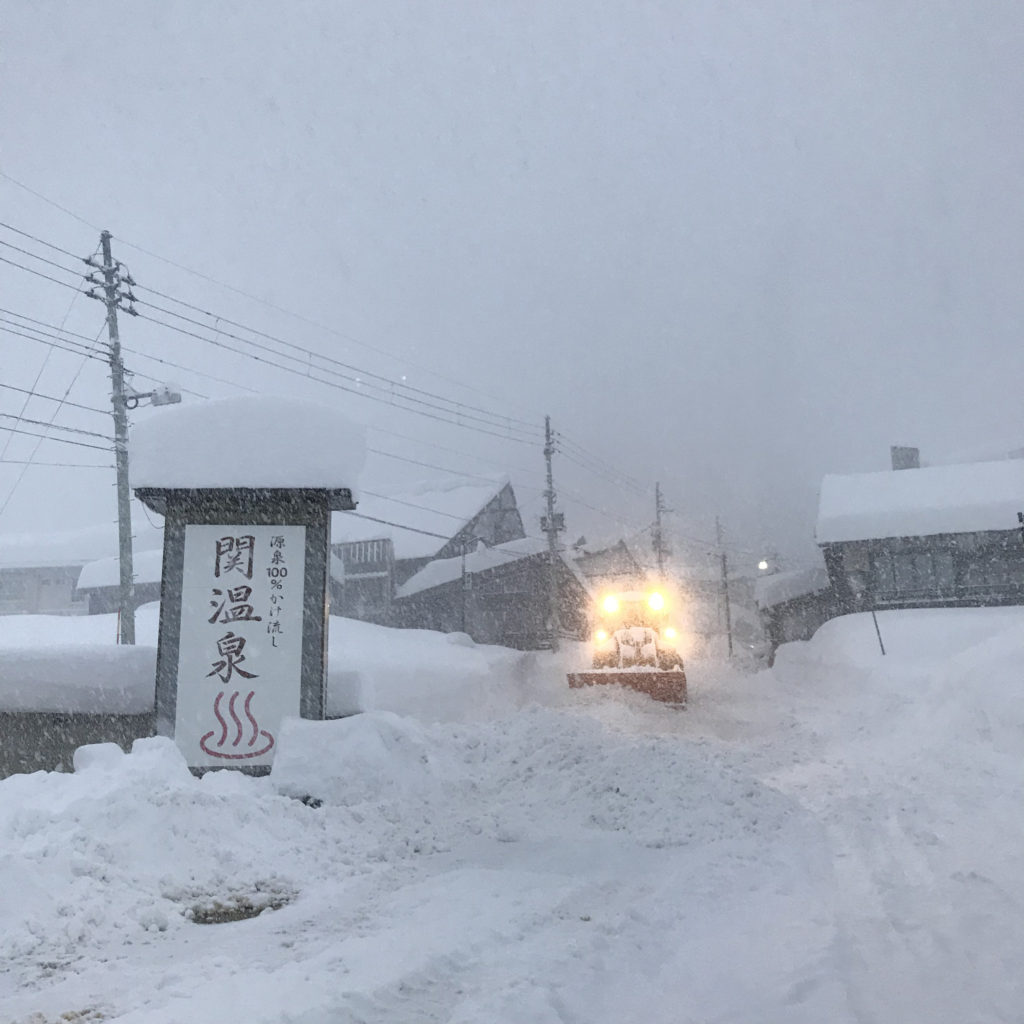 妙高　関温泉　豪雪　パウダー　スノー　ブライン　スノーボード　サーフショップ　スノーサーフ