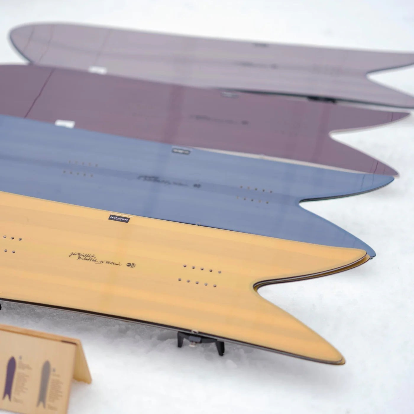 JONES SNOWBOARDS/ジョーンズスノーボード STORM CHASER 147 24
