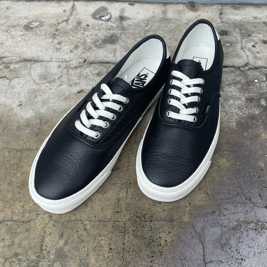 VANS / ヴァンズ　AUTHENTIC LUX
