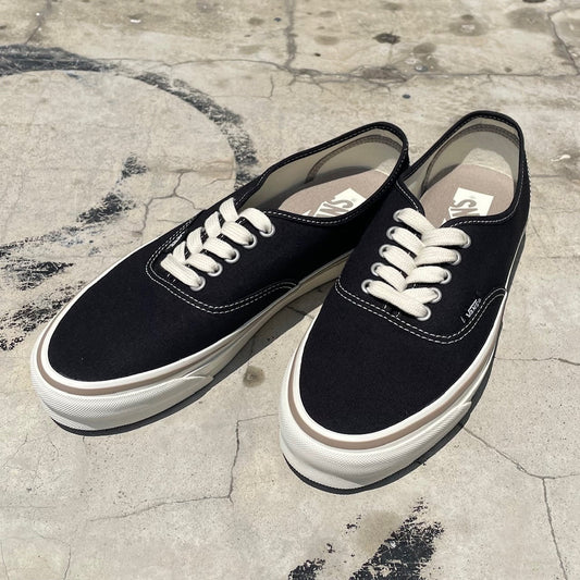 VANS / ヴァンズ　MTE AUTHENTIC REISSUE　BLACK/MARSHMALLOW