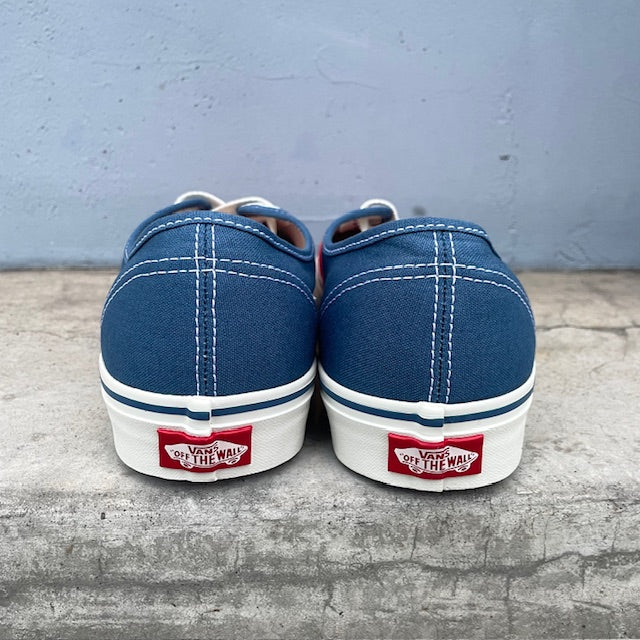 VANS / ヴァンズ Authentic PRIMARY Racing Red